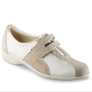 Munro Joliet slip on Velcro sneaker 6.5 shoe